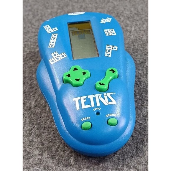 2 Vintage Handheld Games 2000 Radica Tetris - Yahtzee - Wheel of Fortune - Picture 6 of 10